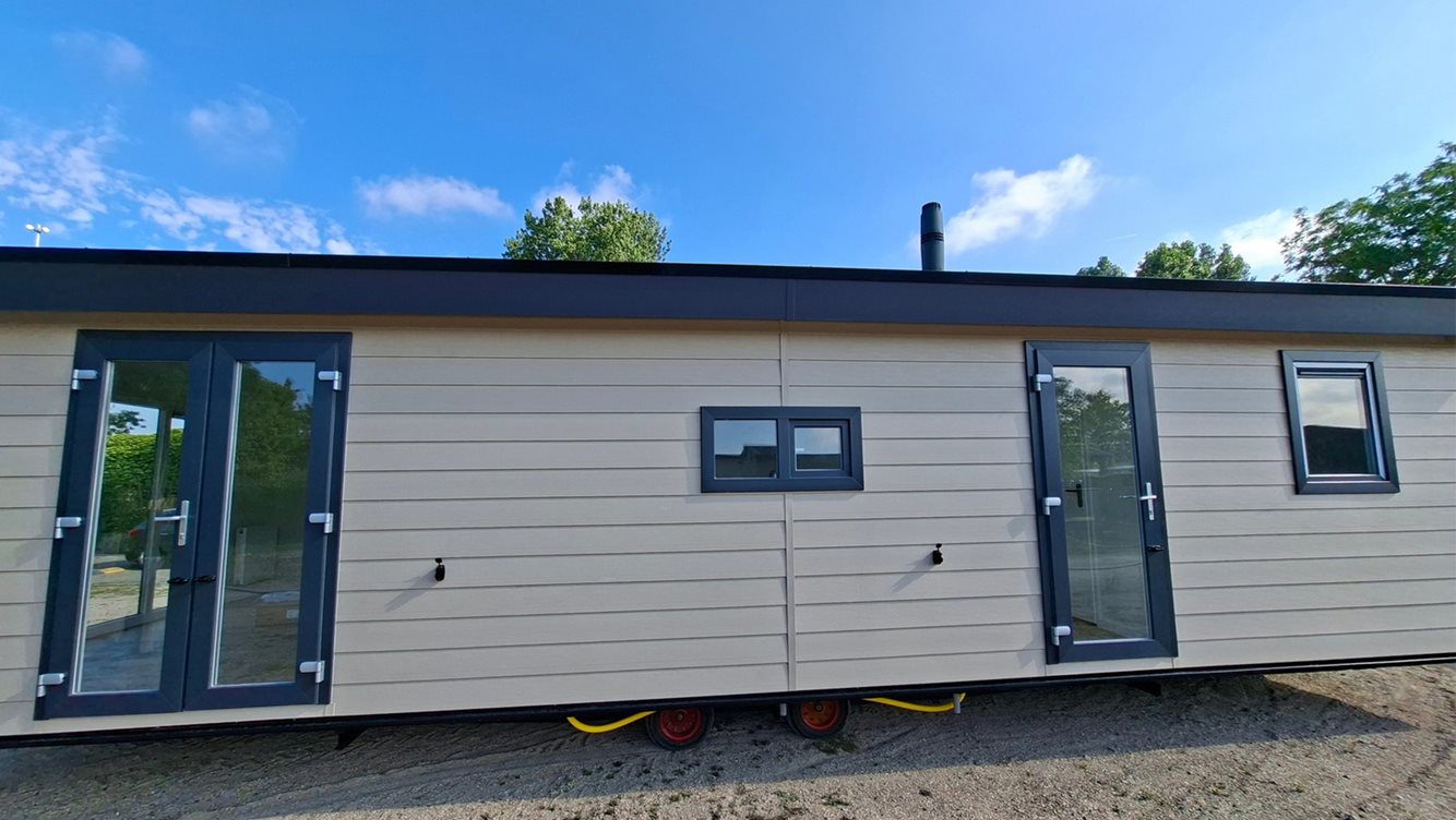1 Pavo Aurora 9 grafiet_exterieur