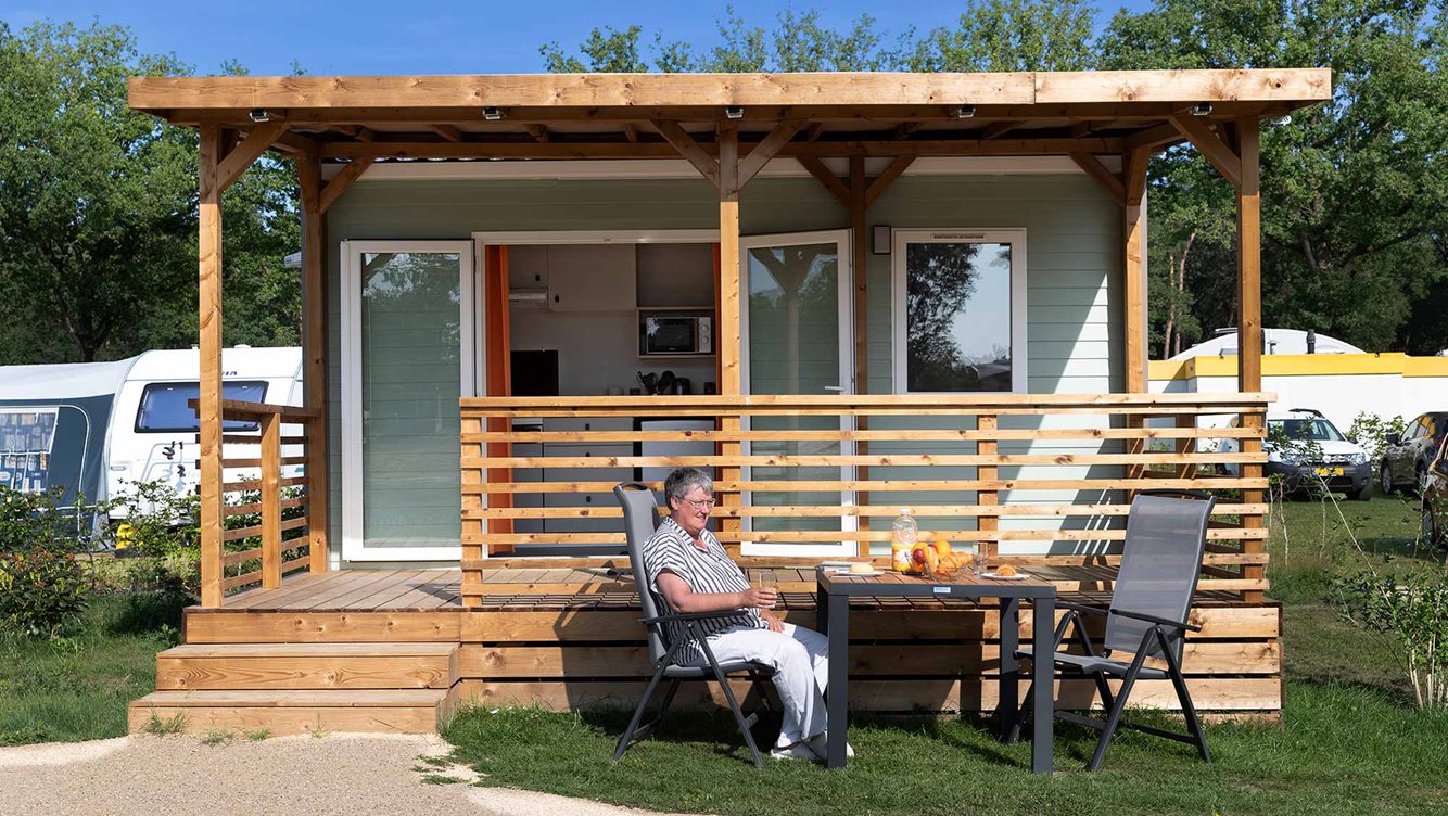 2pers chalet Appelbes Molecaten Park Bosbad Hoeven 08